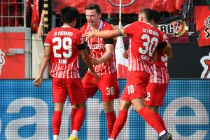 Sieg in Leverkusen: Freiburg stürmt an die Tabellenspitze