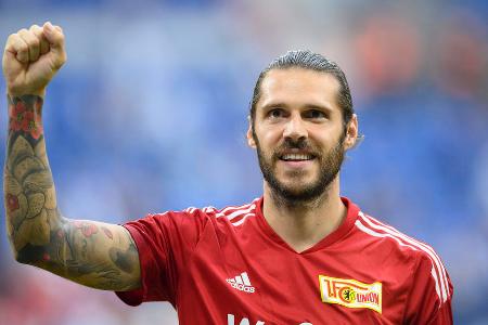 MITTELFELD: Christopher Trimmel - Note: 2,5 - Bot im Spiel nach vorne oftmals mit wenigen Kontakten gute Lösungen an. Hätte die Bayern mit seinen Pässen hinter die Kette wiederholt fast geknackt. Schlug zudem exzellente Standards. Sein Freistoß bereitete das 1:0 vor (12.). Defensiv von Davies erstaunlich wenig gefordert.