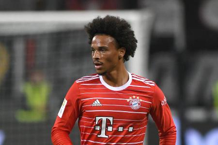 Leroy Sané - Note: 4,0 - Leistete sich immer wieder längere Pausen, in denen ihm wenig gelang. Wiederholt endeten zudem aussichtsreiche Situationen mit ungenauen Aktionen des Flügelspielers. Vergab eine Hundertprozentige leichtfertig (36.). Hintenraus stimmte immerhin der Einsatz.