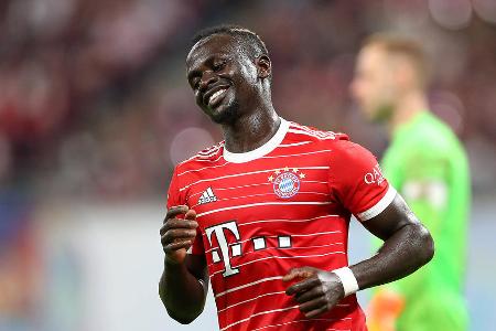 ANGRIFF: Sadio Mané - Note: 2,5 - Wachte nach einer unscheinbaren ersten Halbzeit auf und avancierte dann zum einzigen Münchner, der verlässlich die Union-Abwehr knacken konnte. Zwang Rönnow zu drei echten Glanztaten (56., 82., 90.). Verlor vor dem 0:1 allerdings im eigenen Strafraum Torschütze Becker aus den Augen.