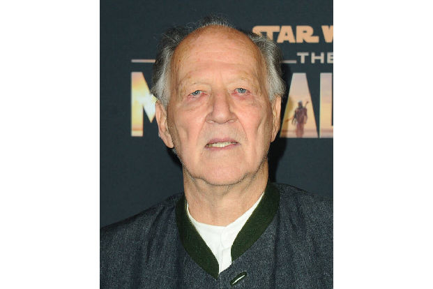 Er ist eine deutsche Filmlegende. Am 5. September 2022 feiert Werner Herzog seinen 80. Geburtstag. Ob Regie führen, schauspielern, Drehbücher schreiben oder Opern inszenieren — der Filmemacher gilt weltweit als Pionier des modernen deutschen Kinos.
