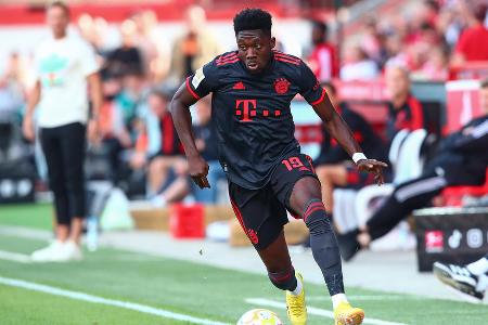Alphonso Davies - Note: 2,5 - Ließ sich auf der linken Seite anfangs vom Tempo der Italiener etwas überraschen. Biss sich nach kurzer Anlaufzeit aber mehr und mehr in die Partie. Bekam Dumfries dann richtig gut in den Griff und zeigte vielfach starke Tacklings.