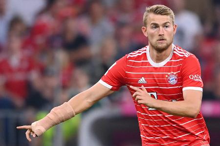 Matthijs de Ligt (bis 75.) - Note: 2,5 - Wirkte in den Umschaltaktionen des Gegners sehr abgeklärt. Im eigenen Strafraum allerdings mit kleineren Nachlässigkeiten. Kam bei den Abschlüssen von Dzeko und Co. mitunter einen Schritt zu spät. In den Zweikämpfen nicht so stark wie Hernández.