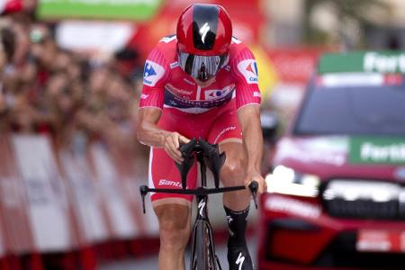 Vuelta: Carapaz gewinnt - Evenepoel trotz Sturz souverän
