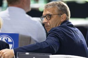 Schalke-Vorstand Knäbel stärkt Trainer Kramer den Rücken