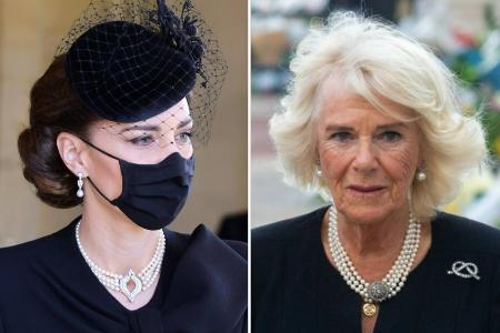 Königin Camilla und Prinzessin Kate trauern mit weißem Perlenschmuck