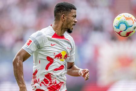 Benjamin Henrichs (ab 69.) - Note: 3,0 - Lag in seinen ersten Szenen fast ausschließlich auf dem Boden, weil die Dortmunder nun hart in die Duellen gingen. Hinterließ defensiv insgesamt einen giftigen Eindruck, nach vorne ging er nicht letztes Tempo.