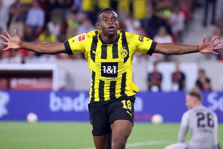 Youssoufa Moukoko (ab 60.) - Note: 5,0 - Sorgte beim BVB für die Umstellung auf Doppelspitze. Fand aber keine Bindung zum Spiel und wirkte zuweilen etwas planlos. In der Schlussphase im Alleingang noch mit einer Halbchance (87.), mehr kam nicht.