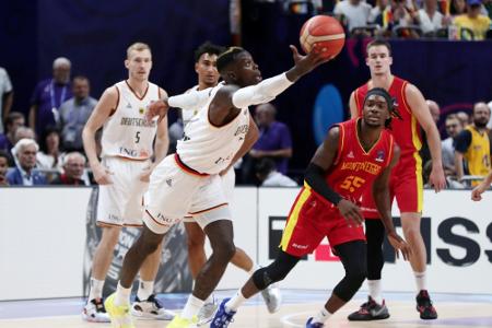 Sieg über Montenegro: Basketballer im EM-Viertelfinale