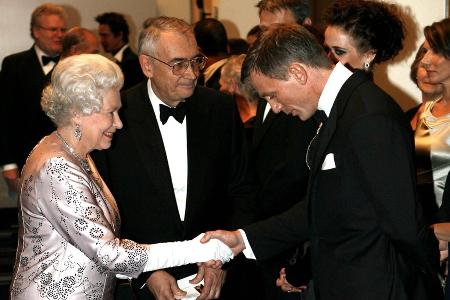 James Bond erinnert sich an besonderen Moment mit der Queen