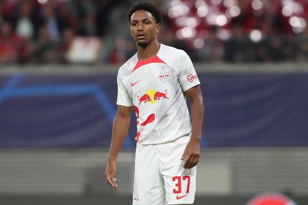 Abdou Diallo (bis 78.) - Note: 2,0 - Gab ausgerechnet gegen seinen Ex-Klub das Bundesliga-Comeback. War gleich zu Beginn voll gefordert und half Raum mehrfach aus der Patsche. Löste die Situationen gegen Wolf und Co. auch sonst intelligent auf und bot wenig an. Gelungener Einstand des Abwehrspielers.