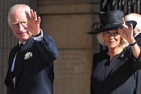 König Charles III. und Queen Consort Camilla besuchen Nordirland