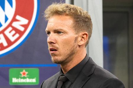 FC Bayern vs. FC Barcelona: Die Aufstellungen - Am 2. Spieltag der Champions-League-Gruppenphase empfängt der FC Bayern den FC Barcelona um Ex-Stürmer Robert Lewandowski. Nachdem Bayern-Trainer Julian Nagelsmann am Wochenende kräftig rotierte, kehren nun praktisch alle geschonten Stars in die Startelf zurückkehren. Die Aufstellungen zum Durchklicken: