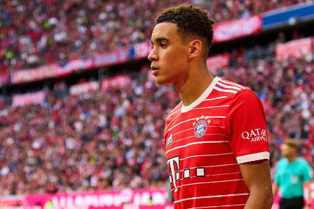 Jamal Musiala (bis 80.) - Note 2,0 - War der aktivste Münchner Offensivspieler. Zog mit seinen unwiderstehlichen Dribblings meist gleich mehrere Gegenspieler auf sich, verstrickte sich aber genauso oft. Schickte Sané vor dessen wichtigem Treffer zum 2:0 mit einem gut getimten Pass auf die Reise (54.).