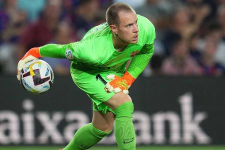 FC Barcelona - TOR: Marc-André ter Stegen - Note 3,5 - Im ersten Durchgang praktisch nicht gefordert, parierte Mazraouis flachen Versuch problemlos (27.). Schöne Flugshow bei Goretzkas Fernschuss (50.). Bei den beiden Gegentreffern durch Hernández (50.) und Sané (54.) ohne Chance.