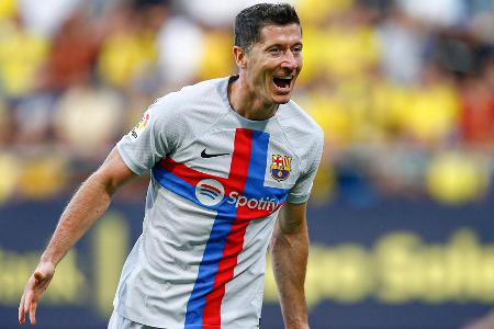 Robert Lewandowski - Note 4,0 - In seinem ersten Spiel an alter Wirkungsstätte der Spieler, der die größte Torgefahr ausstrahlte. Ungewöhnlich, dass er gleich zwei Hochkaräter per Volley (18.) und mit dem Kopf (21.) ausließ. Nach dem Seitenwechsel nicht mehr in optimaler Abschlussposition. Es wurde keine Rückkehr nach dem Geschmack des Angreifers.