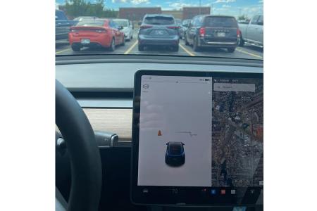 fehlerhafte Umgebungserkennung Tesla