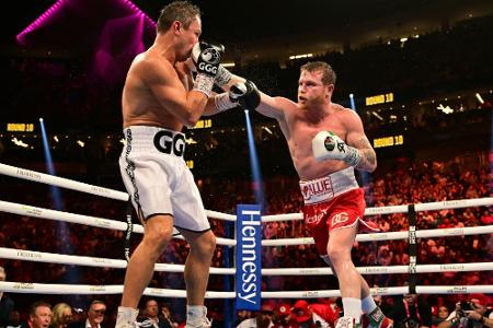 Boxen: Alvarez schlägt Erzrivalen Golowkin erneut