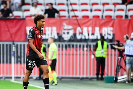 Platzverweis nach neun Sekunden für Ex-Schalker Todibo