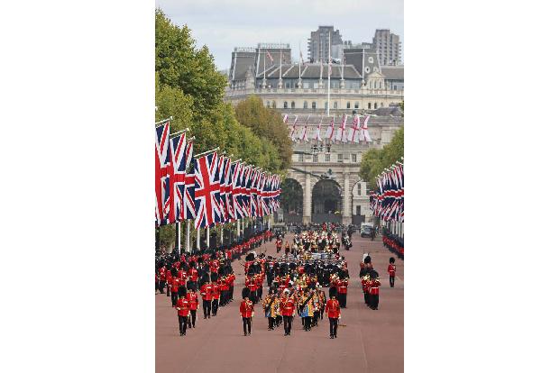 London hatte sich herausgeputzt für die Trauer-Prozession zu Ehren von Königin Elizabeth II.