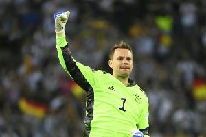 Neuer trägt bei WM Kapitänsbinde gegen Diskriminierung