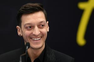 Nach Eda nun Ela: Özil zum zweiten Mal Vater
