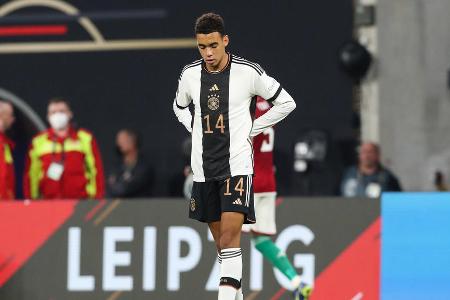 Jamal Musiala (bis 79.) - Note: 2,0 - Spielte auf der Müller-Position im offensiven Mittelfeld mit viel technischer Raffinesse. Löste Situationen auf engstem Raum immer wieder stark auf. Gegen den Ball zudem erstaunlich robust und mit starken Aktionen im Pressing. Holte mit seinem Dribbling den Elfmeter heraus (51.). Spielte danach weitere Chancen heraus. Ein Fingerzeig in Richtung WM-Stammplatz!