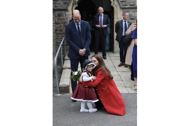 Darauf will man dieses Mal verzichten. William und Kate haben ihren Amtsantritt lediglich mit einem Besuch in Wales gefeiert.