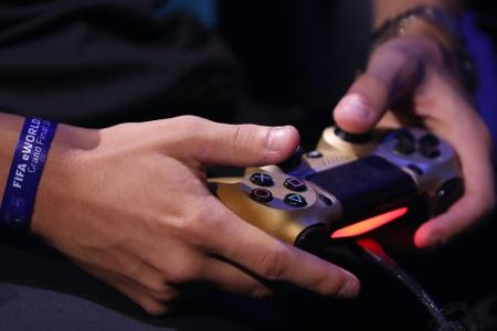 SID-Umfrage: 88 Prozent der Fans spielen virtuell Fußball