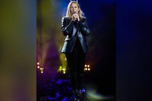 Ganz in Schwarz: Helene Fischer rockt im Leder-Outfit die Bühne