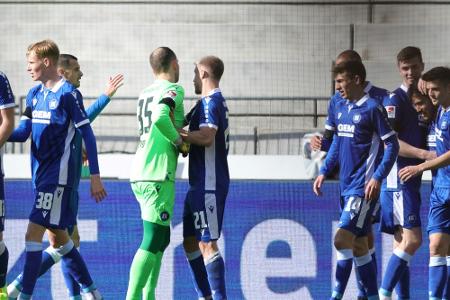 Früherer Club-Held Schleusener trifft: KSC bezwingt FCN