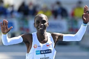 Berlin Marathon: Kipchoge knackt Weltrekord