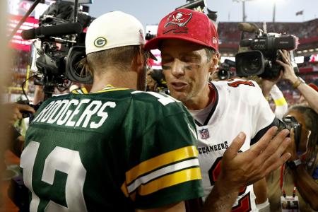 NFL: Brady unterliegt Rodgers