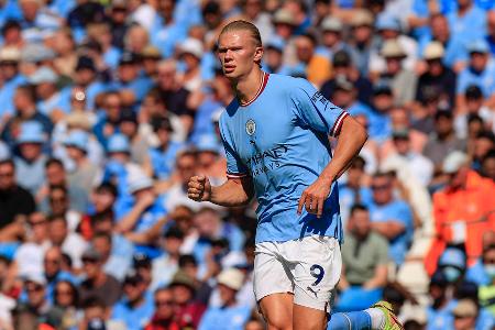 Platz 1: Manchester City - Bei den Buchmachern ist das milliardenschwere ManCity mal wieder Top-Favorit. Mit sechs Siegen und zwei Remis ging es ordentlich in die neue Liga-Spielzeit. Zur Trumpfkarte kann Neuzugang Erling Haaland werden, der bislang nach Belieben trifft. Wie zuletzt beim 6:3-Sieg gegen Manchester United als der Norweger drei Treffer erzielte.