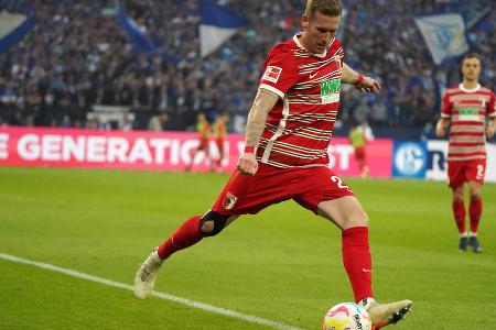 Platz 18: FC Augsburg: 73,5 Prozent angekommene Pässe - 44,2 Prozent aller Pässe gingen nach vorn, 11,3 Prozent waren Rückpässe und bei 44,5 Prozent aller Augsburger Zuspiele handelte es sich um Querpässe.