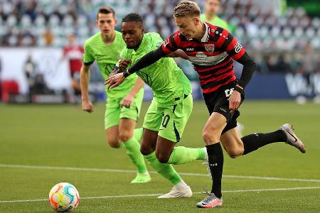 Platz 10: VfB Stuttgart: 80,6 Prozent angekommene Pässe - 37,3 Prozent aller Pässe gingen nach vorn, 14,5 Prozent waren Rückpässe und bei 48,2 Prozent aller Stuttgarter Zuspiele handelte es sich um Querpässe.