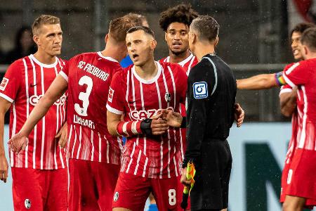 Platz 9: SC Freiburg: 80,7 Prozent angekommene Pässe - 35,2 Prozent aller Pässe gingen nach vorn, 14,2 Prozent waren Rückpässe und bei 50,6 Prozent aller Freiburger Zuspiele handelte es sich um Querpässe.