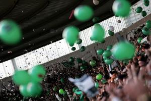 Englischer Fußball-Pionier Leslie mit Statue geehrt