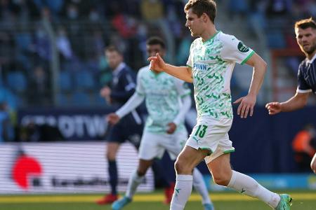 Asta rettet Fürth einen Punkt in Regensburg