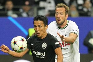 Duell zwischen Hasebe und Kane: "Wird ein harter Kampf"