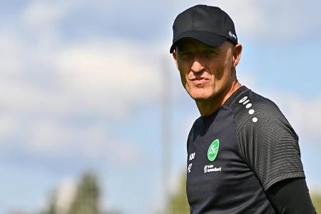 Peter Zeidler (seit 2018 Trainer beim FC St. Gallen) - Der 60-Jährige kennt die Schwaben bereits aus seiner Zeit als Jugendcoach und Co-Trainer der 2. Mannschaft. Nach 'Bild'-Infos steht er auf der Shortlist des VfB. Zeidler ist noch bis 2025 in der Ostschweiz gebunden und würde eine Ablöse kosten.