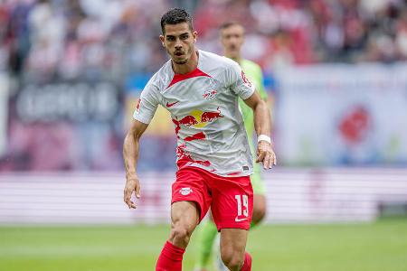 André Silva (RB Leipzig) - Vertrag bis 2026 - Die 'Bild' bringt den Portugiesen beim FC Bayern ins Gespräch. Schon vor seinem Wechsel von Eintracht Frankfurt zu RB Leipzig sollen die Münchner die Fühler ausgestreckt haben. Wirklich heiß wurden die Spekulationen aber nie - das dürfte sich auch jetzt nicht ändern.