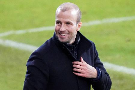 Sebastian Hoeneß (zuletzt TSG Hoffenheim) - Musste nach der letzten Saison in Hoffenheim den Hut nehmen. War laut 'Sky' Topkandidat, Gespräche sollen gelaufen sein. Dann folgte jedoch angeblich die Absage.
