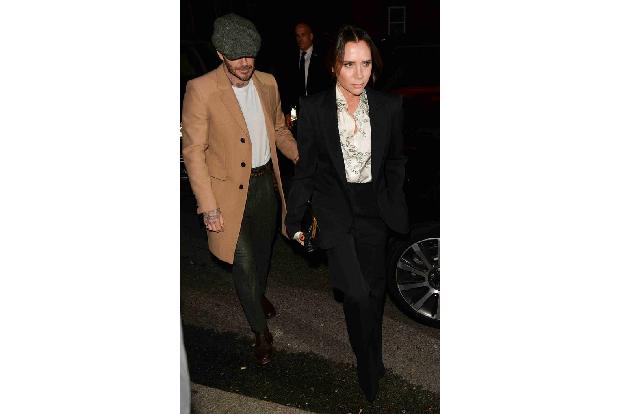 Zurzeit starrt die Weltöffentlichkeit auf Victoria Beckhams Handgelenk. Dort prangten nämlich einst die Initialen ihres Gatten David Beckham, doch die sind jetzt verschwunden. Gibt es etwa Ärger im Pa ...