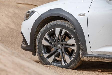 Opel Insignia Country Tourer 2.0 BiTurbo Diesel 4x4, Exterieur