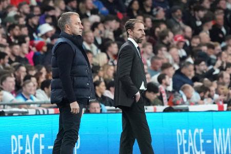 Diese Millionen-Gehälter verdienen die WM-Trainer - Nicht nur die Spieler sahnen im Fußball ordentlich ab. Auch Trainerjobs sind äußerst lukrativ. Das Portal 'Finance Football' hat die Millionen-Gehälter der Nationalcoaches veröffentlich, die bei der Fußball-WM 2022 in Katar an der Seitenlinie stehen. Bundestrainer Hansi Flick belegt den Spitzenplatz. Auch die ein oder andere Überraschung gibt es im Ranking. Hier kommen die Top 10: