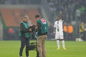 Loses Kameraseil sorgt für Unterbrechung in Gladbach