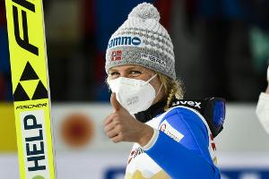 Skisprung-Olympiasiegerin Lundby kehrt schon in Wisla zurück