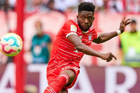 Alphonso Davies - Note: 3,5 - Rückte in vielen Szenen mit Tempo auf. Hinterlief geschickt, trieb das Leder teilweise auch selbst im Sprint über den halben Platz. Riss so ständig Lücken bei Barca, auch wenn nicht jeder Ausflug in einen Torschuss mündete. Leistete sich hinten aber etliche Wackler. Ließ sich von Dembélé erstaunlich oft in den Laufduellen abkochen.