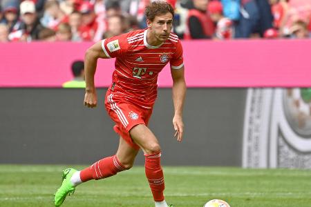 Leon Goretzka (bis 45.) - Note: 3,0 - Fand im Achterraum zunächst mit guter Quote die Räume, weil er sich clever durch das Mittelfeld bewegte. Spielte aussichtsreiche Situationen anfangs aber nicht optimal aus. Investierte dafür viel in der Rückwärtsbewegung und war im Kampf um freie Bälle sehr griffig. Nach einer frühen Gelben Karte aber gehemmt. Zur Pause deshalb ausgewechselt.